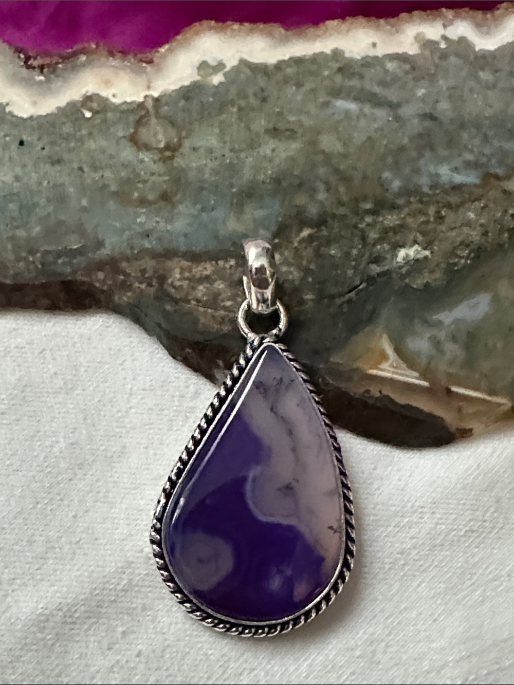 Artisan Handcrafted Purple Teardrop DYED AGATE Pendant Necklace - Picture 8 of 13